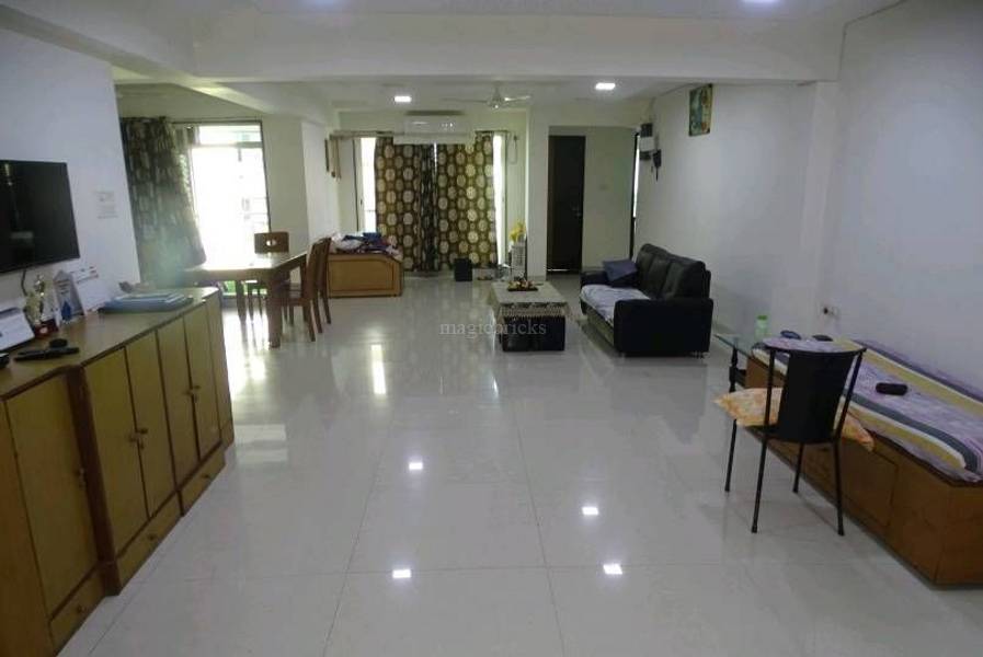 4 BHK Apartment for Sale in Khar West Mumbai