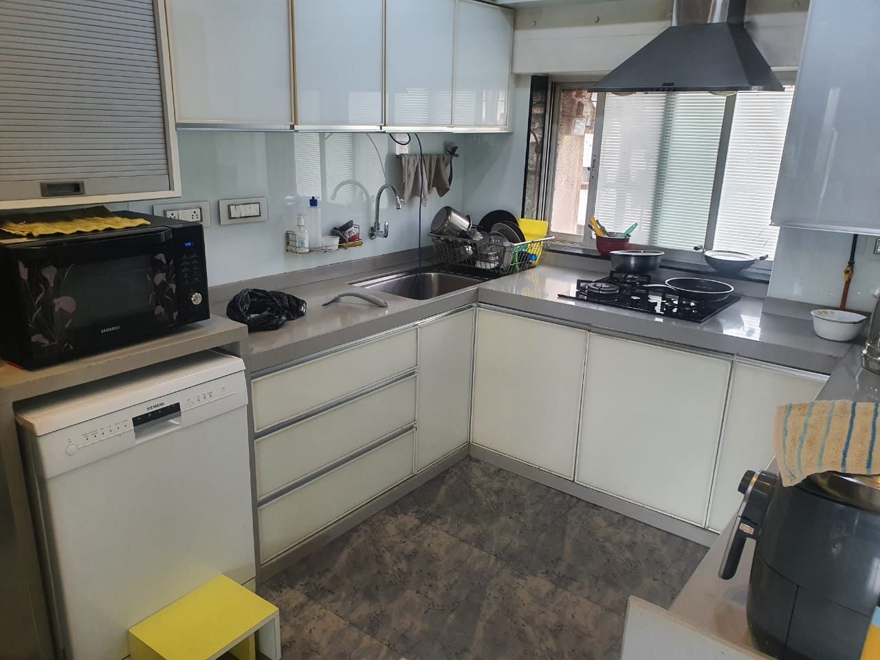 2 BHK Apartment for Sale in Swami Samarth Road Mumbai