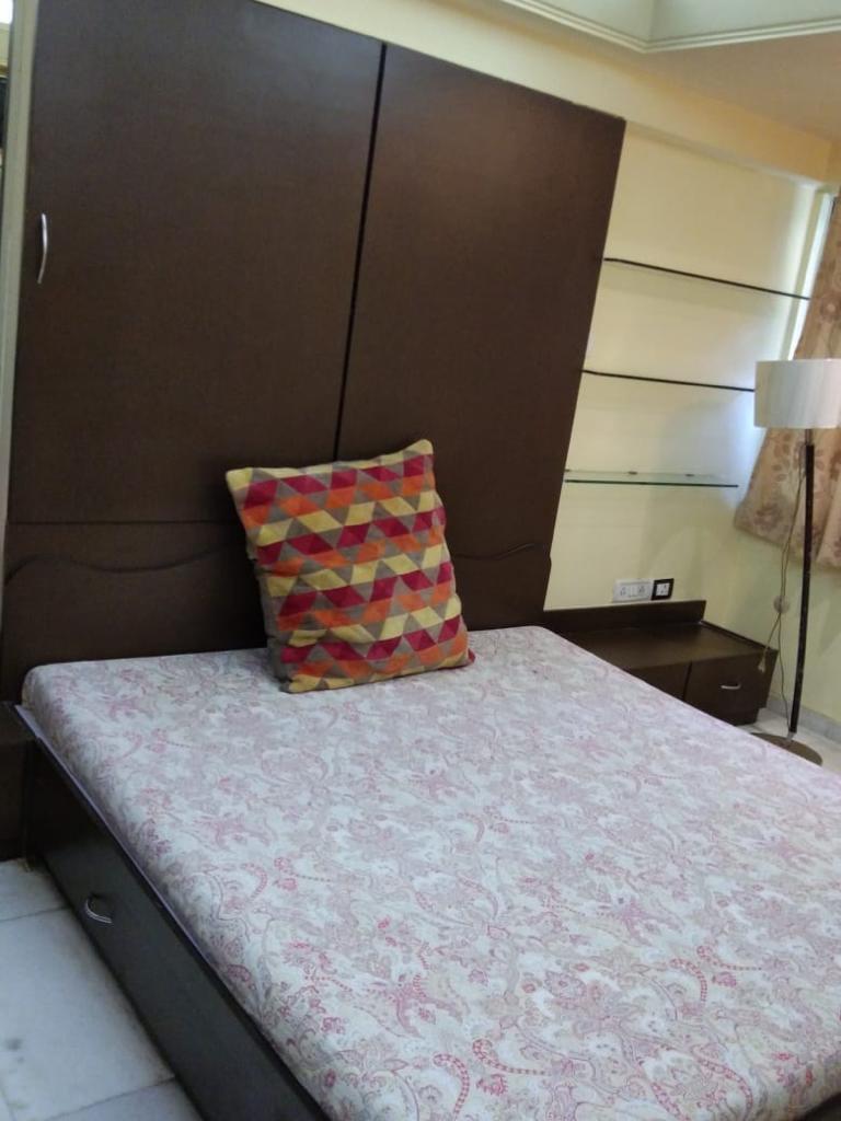 2 BHK Apartment for Rent in Juhu Mumbai