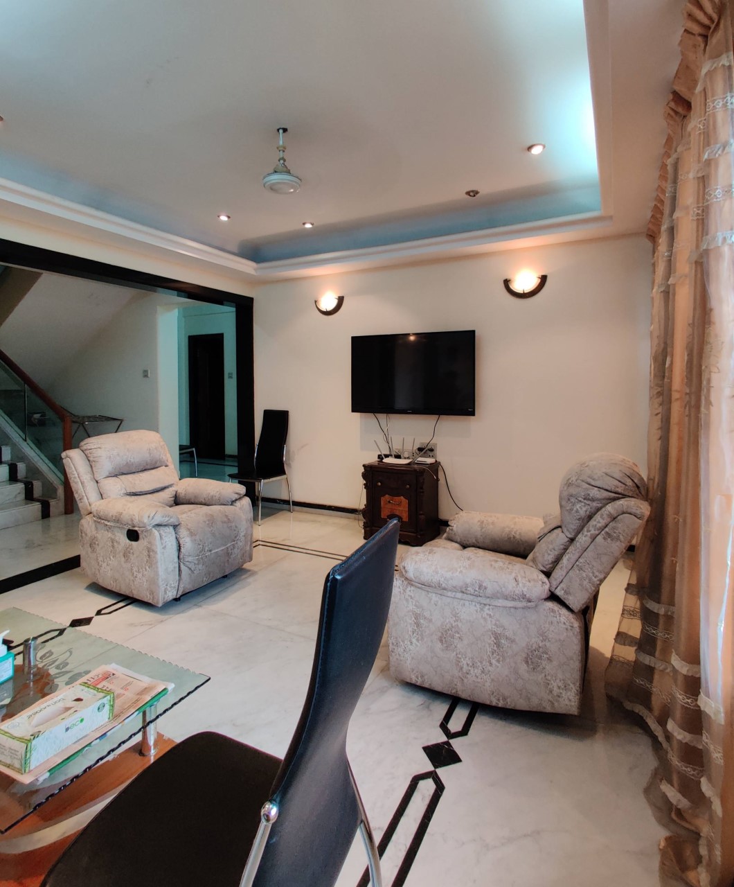4 BHK Apartment for Sale in Juhu Mumbai