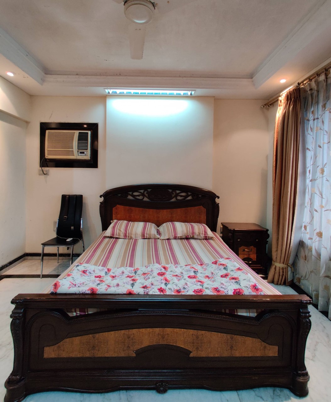 4 BHK Apartment for Sale in Juhu Mumbai