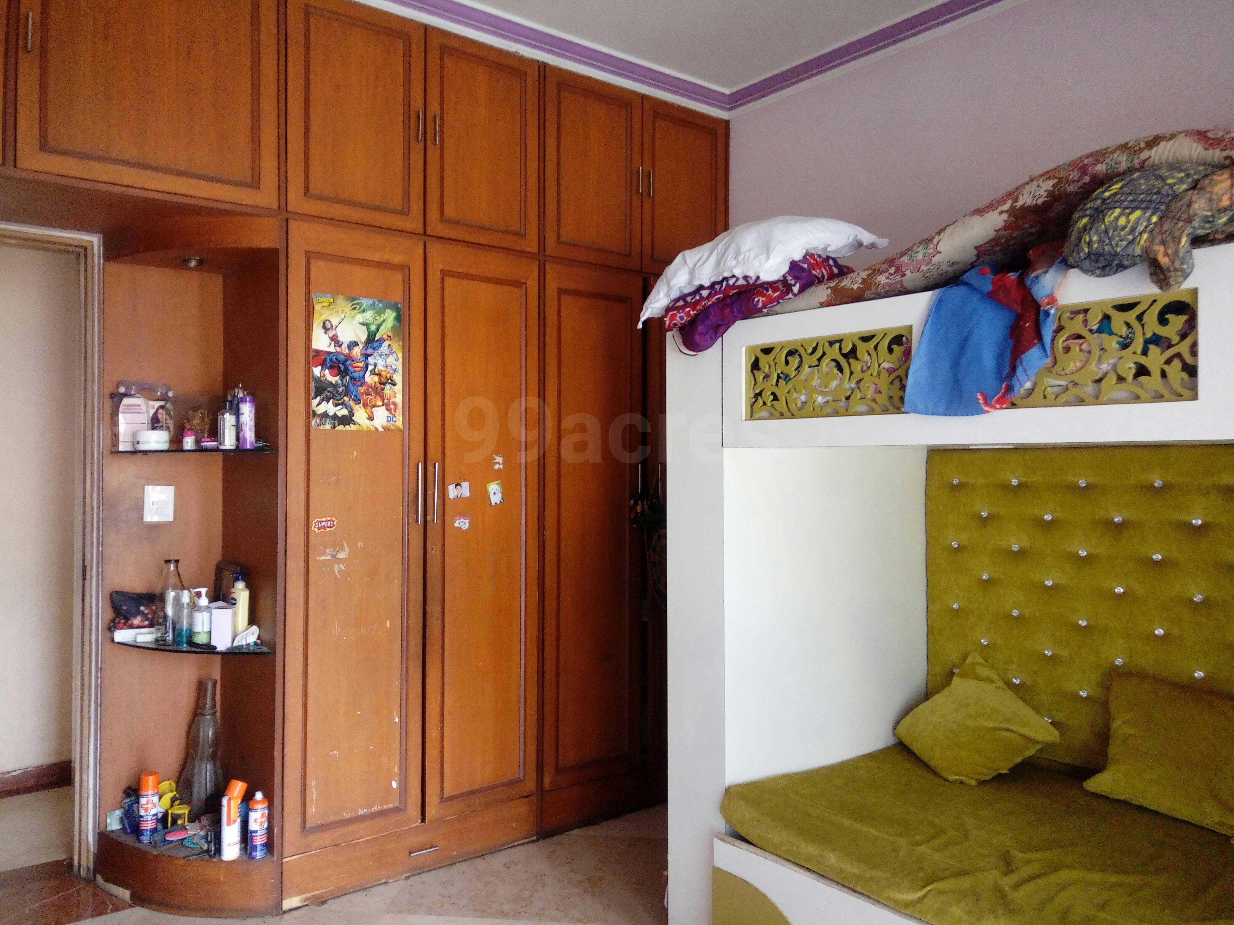 4 BHK Apartment for Sale in Andheri West Mumbai