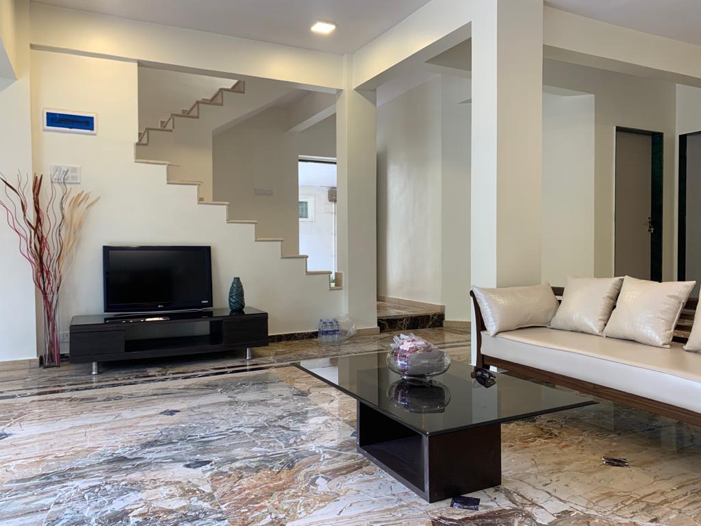 2 BHK Villa for Sale in Lokhandwala Mumbai