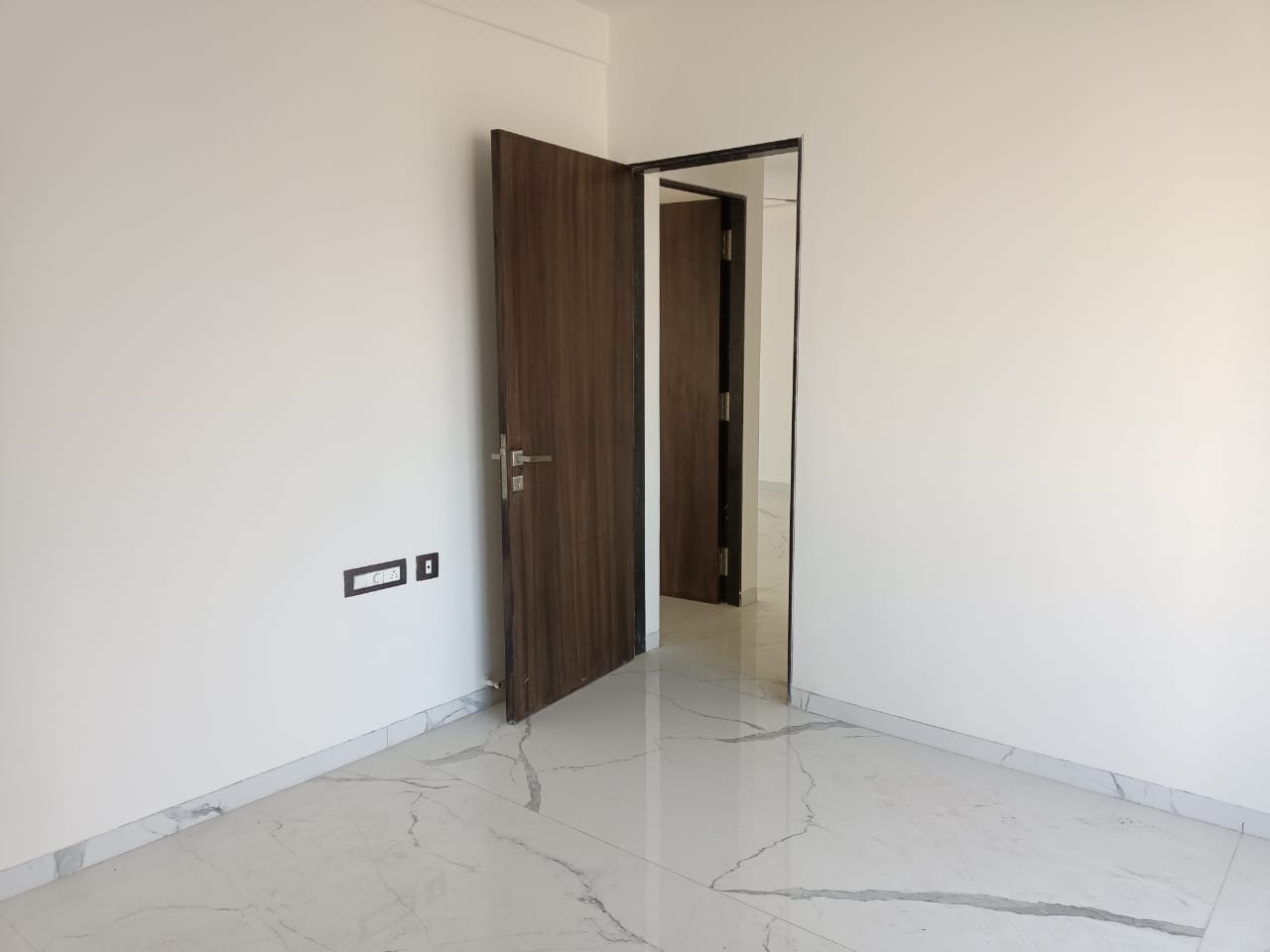 3 BHK Apartment for Sale in Bandra West Mumbai