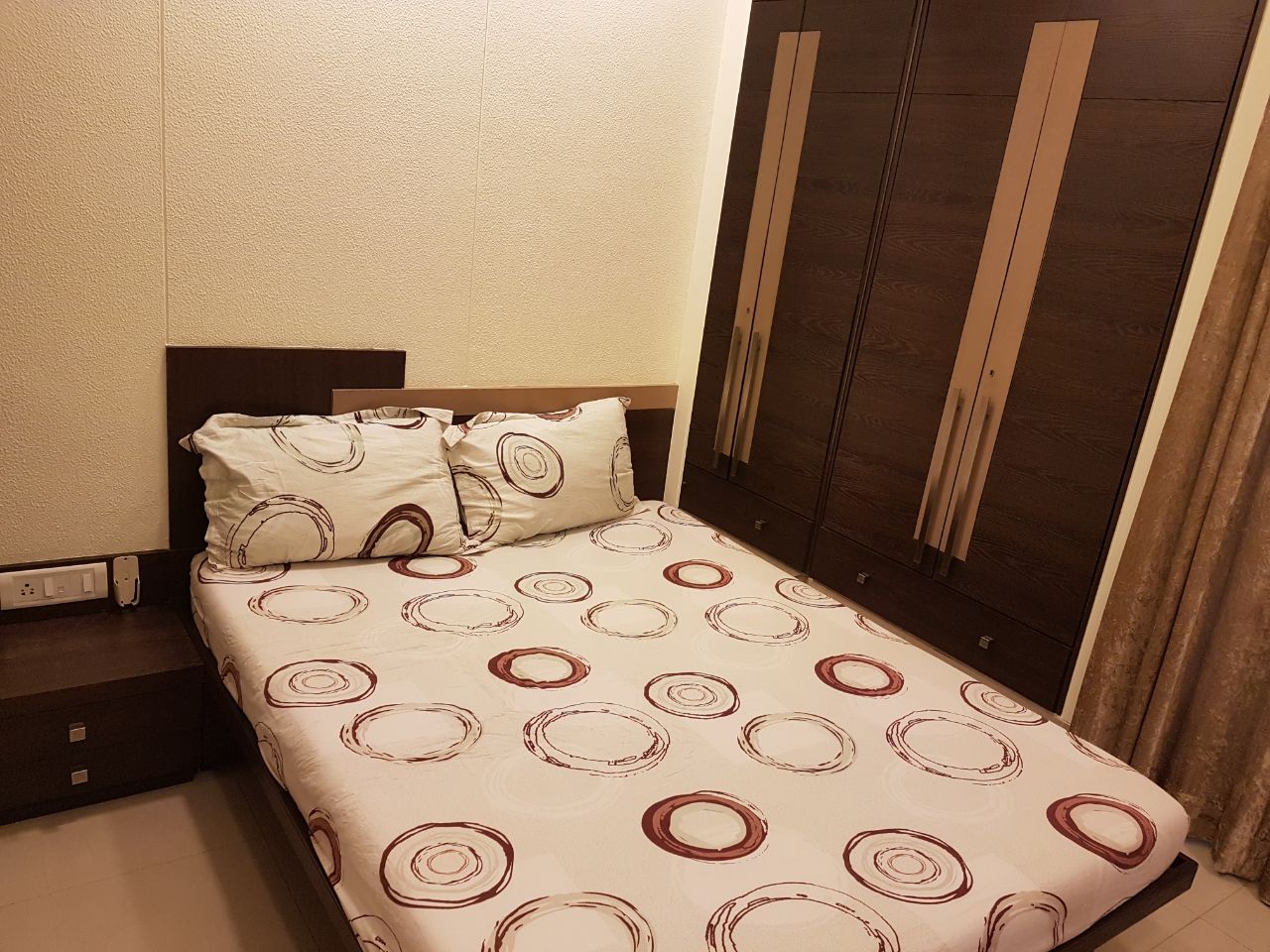 1 BHK Apartment for Sale in Sarojini Road Mumbai