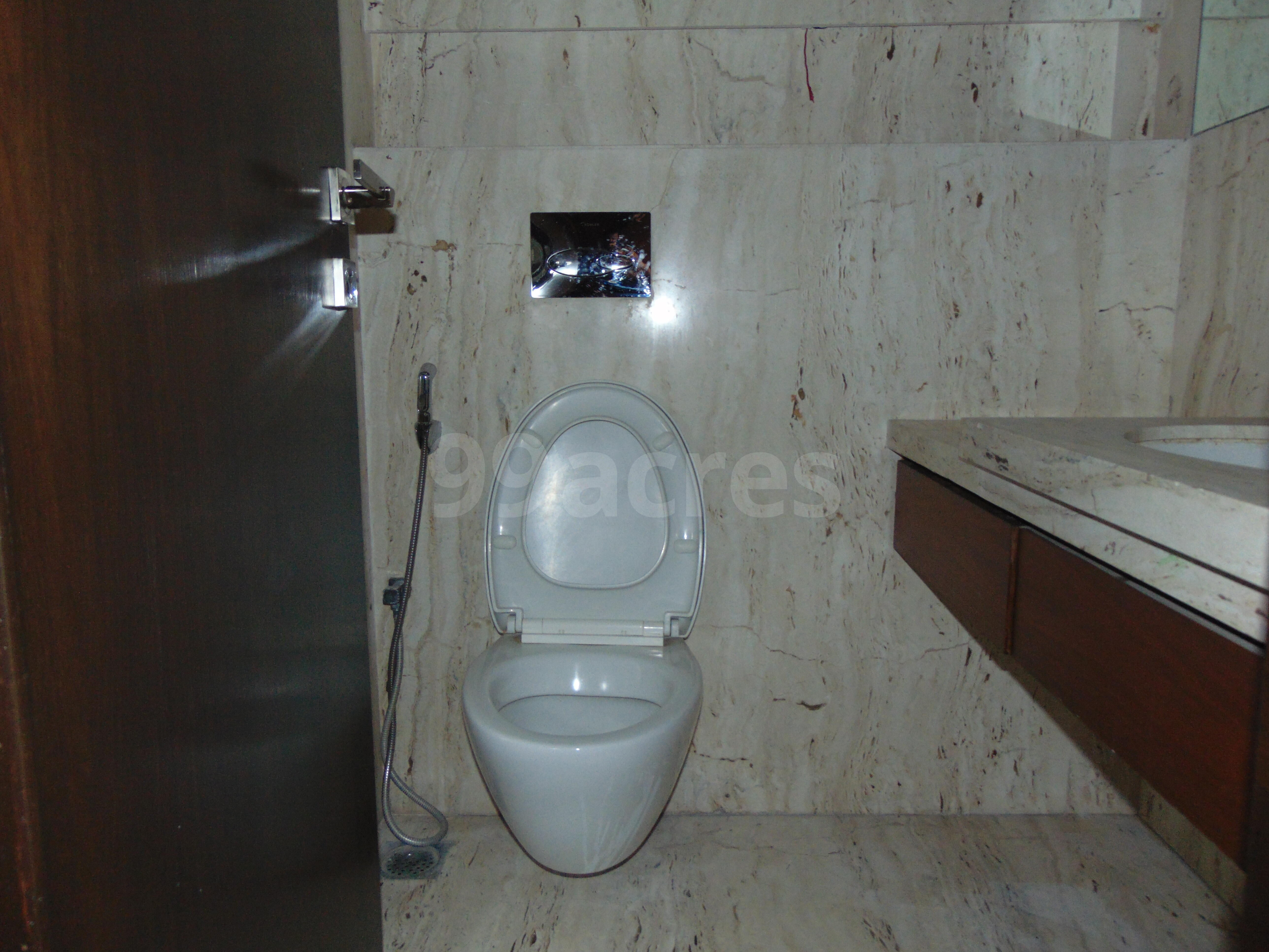 5 BHK Apartment for Rent in 2nd Hasnabad Lane Mumbai