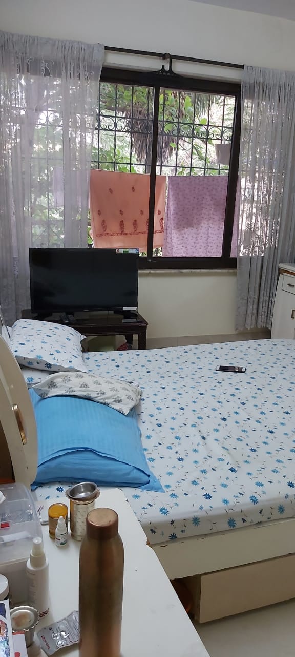 2 BHK Apartment for Sale in Juhu Tara Road Mumbai