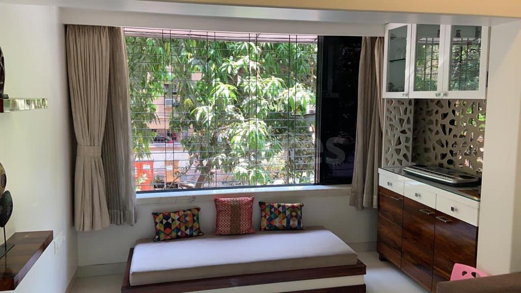 2 BHK Apartment for Rent in Off S V Road Mumbai