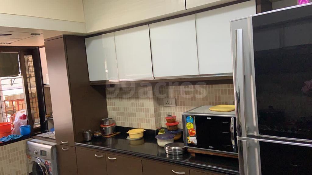 2 BHK Apartment for Rent in Off S V Road Mumbai