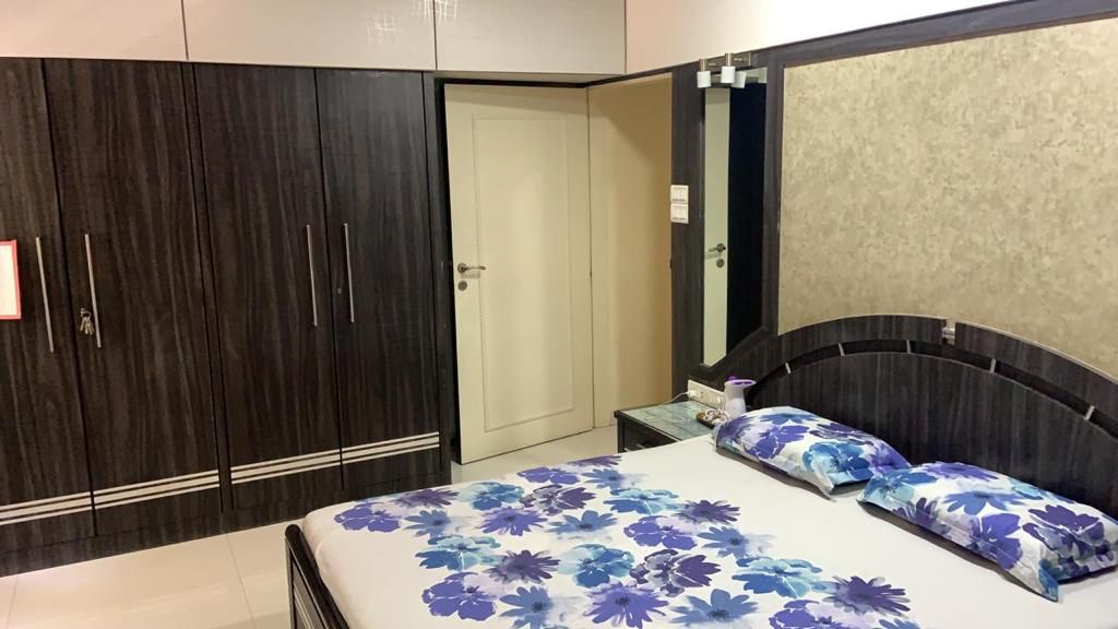 2 BHK Apartment for Rent in Off S V Road Mumbai