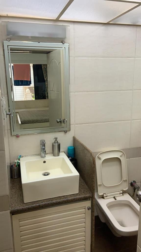2 BHK Apartment for Rent in Off S V Road Mumbai