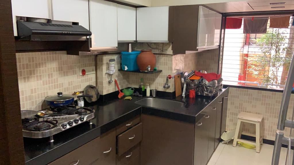 2 BHK Apartment for Rent in Off S V Road Mumbai