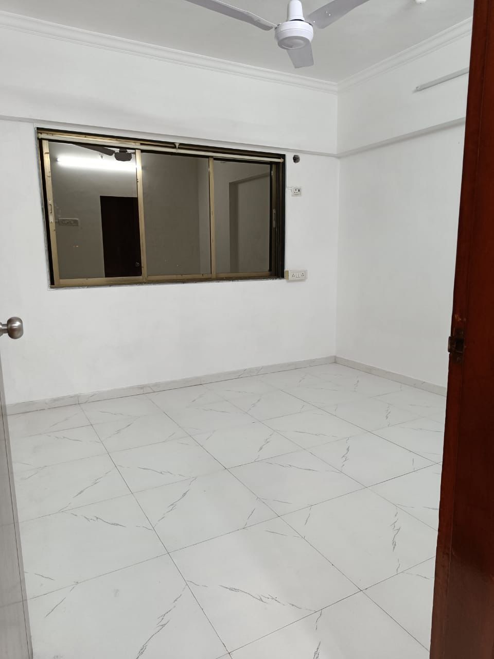 2 BHK Apartment for Rent in 16th Road Mumbai