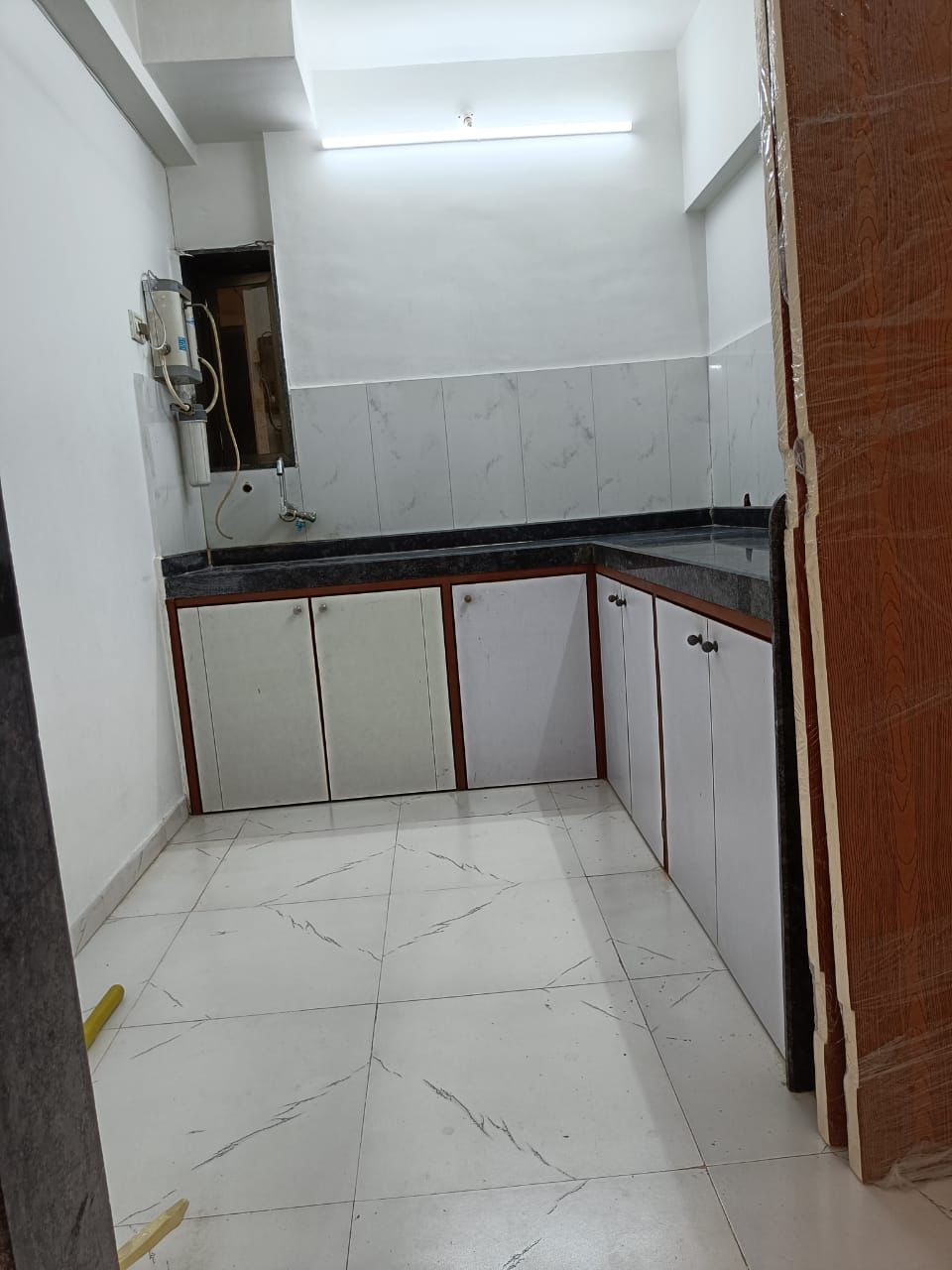 2 BHK Apartment for Rent in 16th Road Mumbai