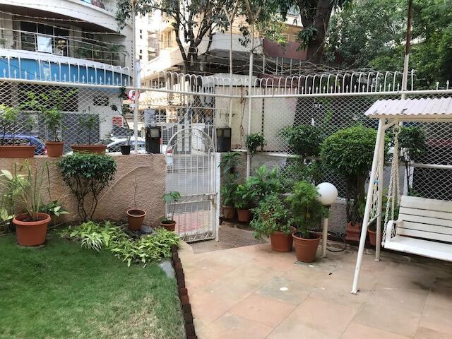 4 BHK Apartment for Sale in Khar West Mumbai
