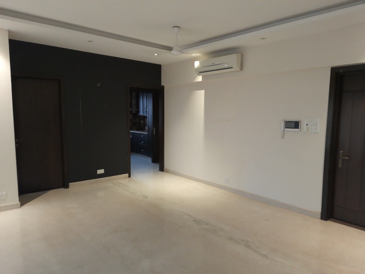 4 BHK Apartment for Rent in Bandra West Mumbai