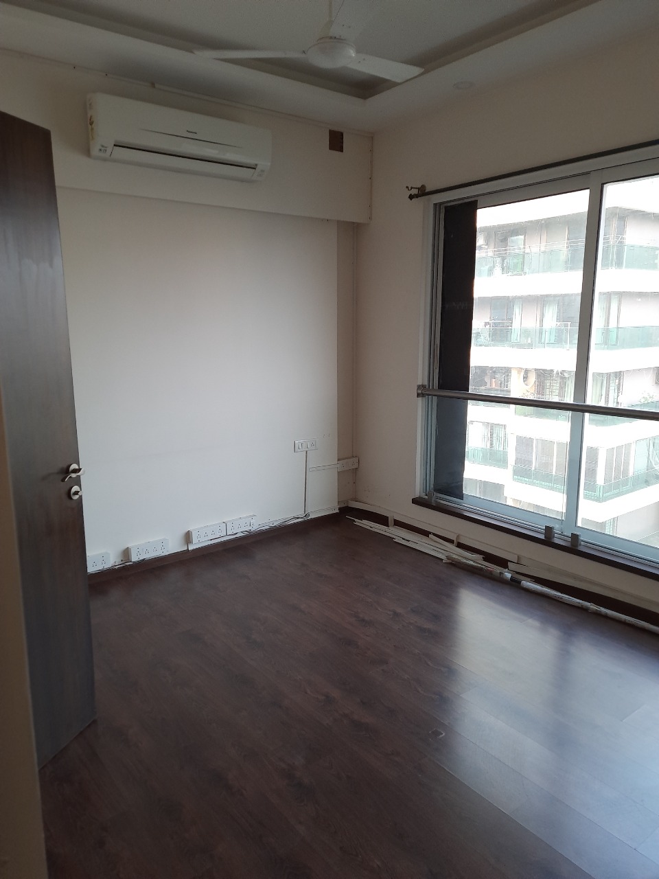 4 BHK Apartment for Rent in Bandra West Mumbai