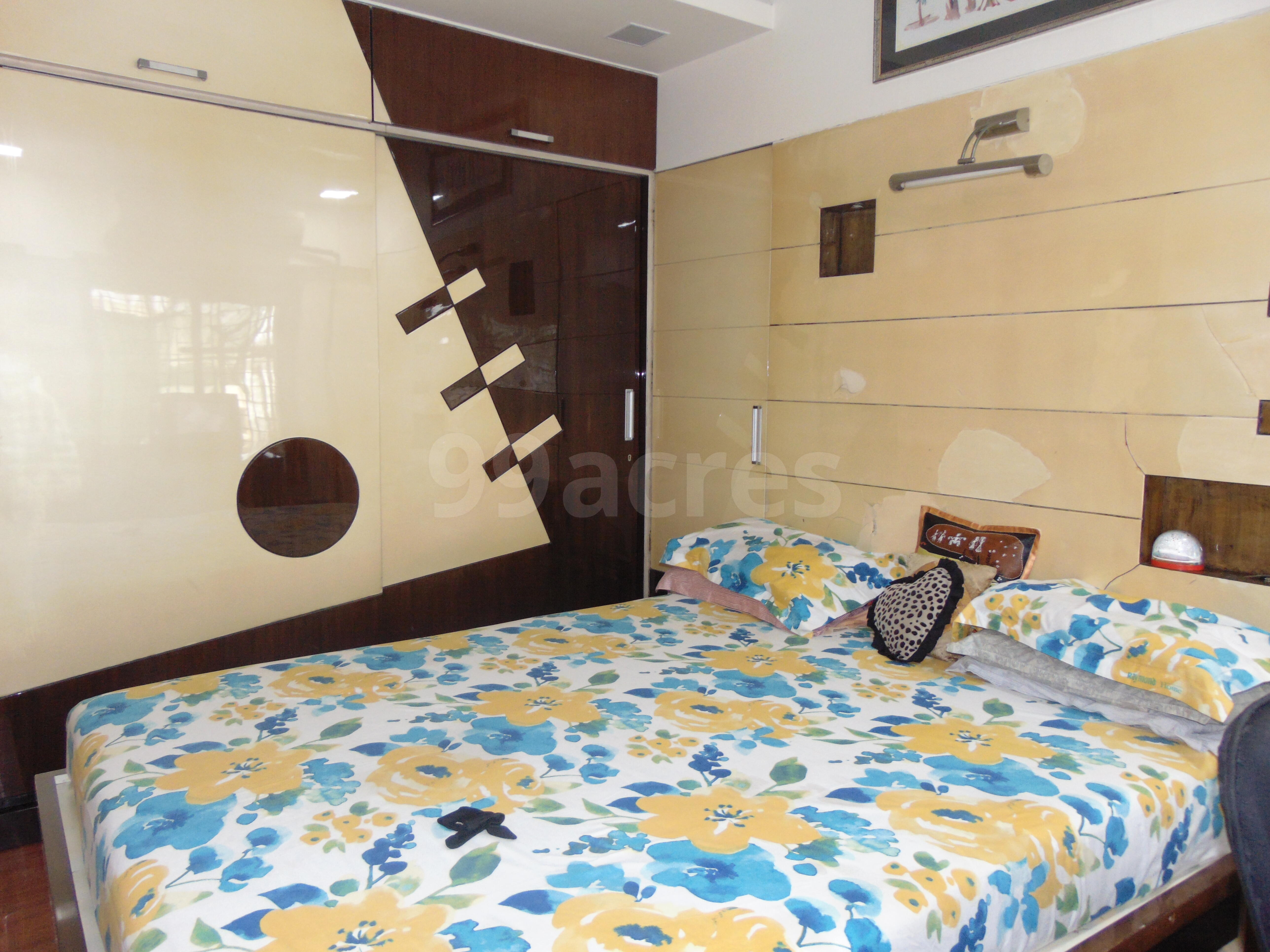 3 BHK Apartment for Sale in Almeida park Mumbai
