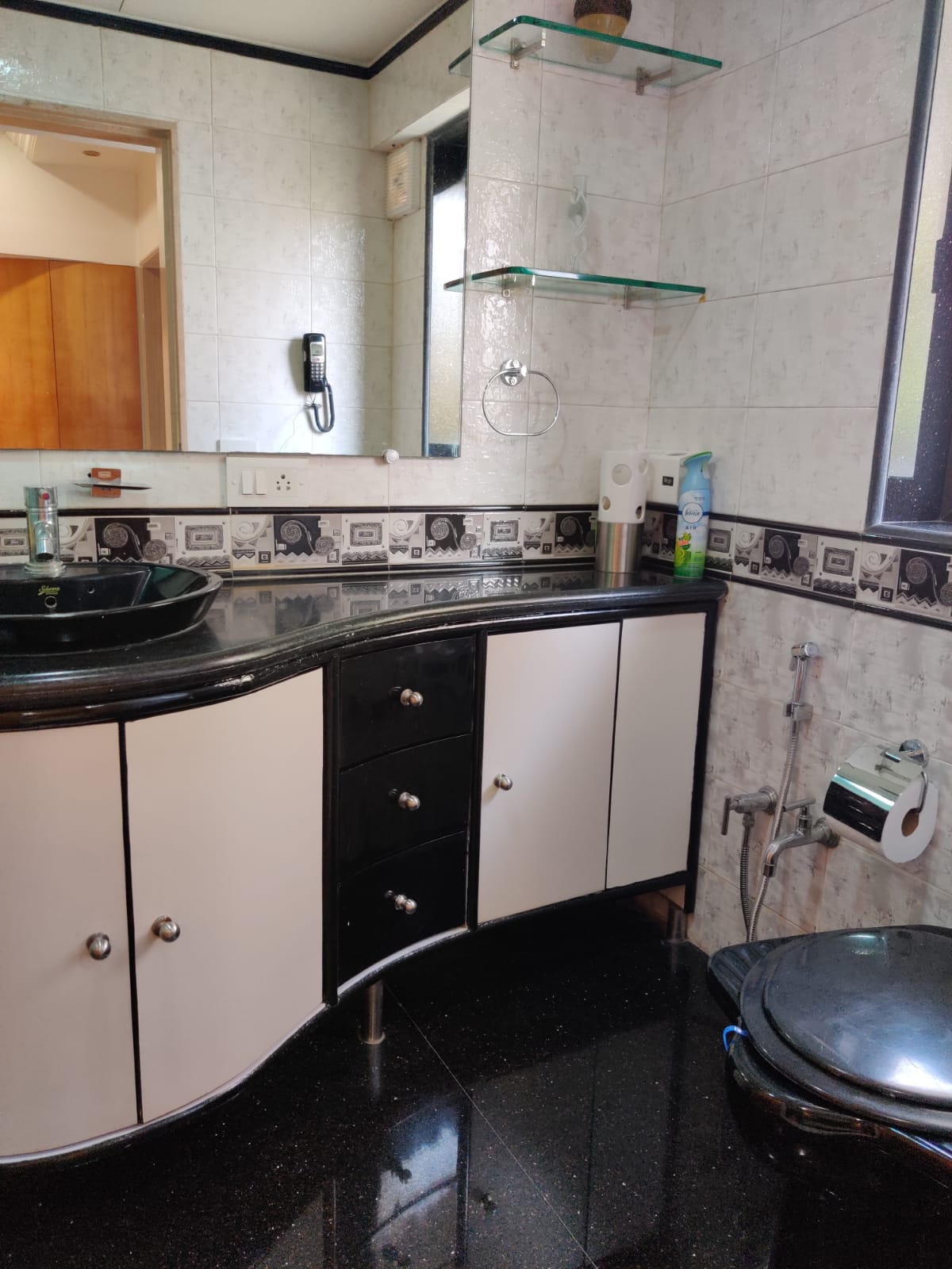 5 BHK Apartment for Rent in Bandra West Mumbai