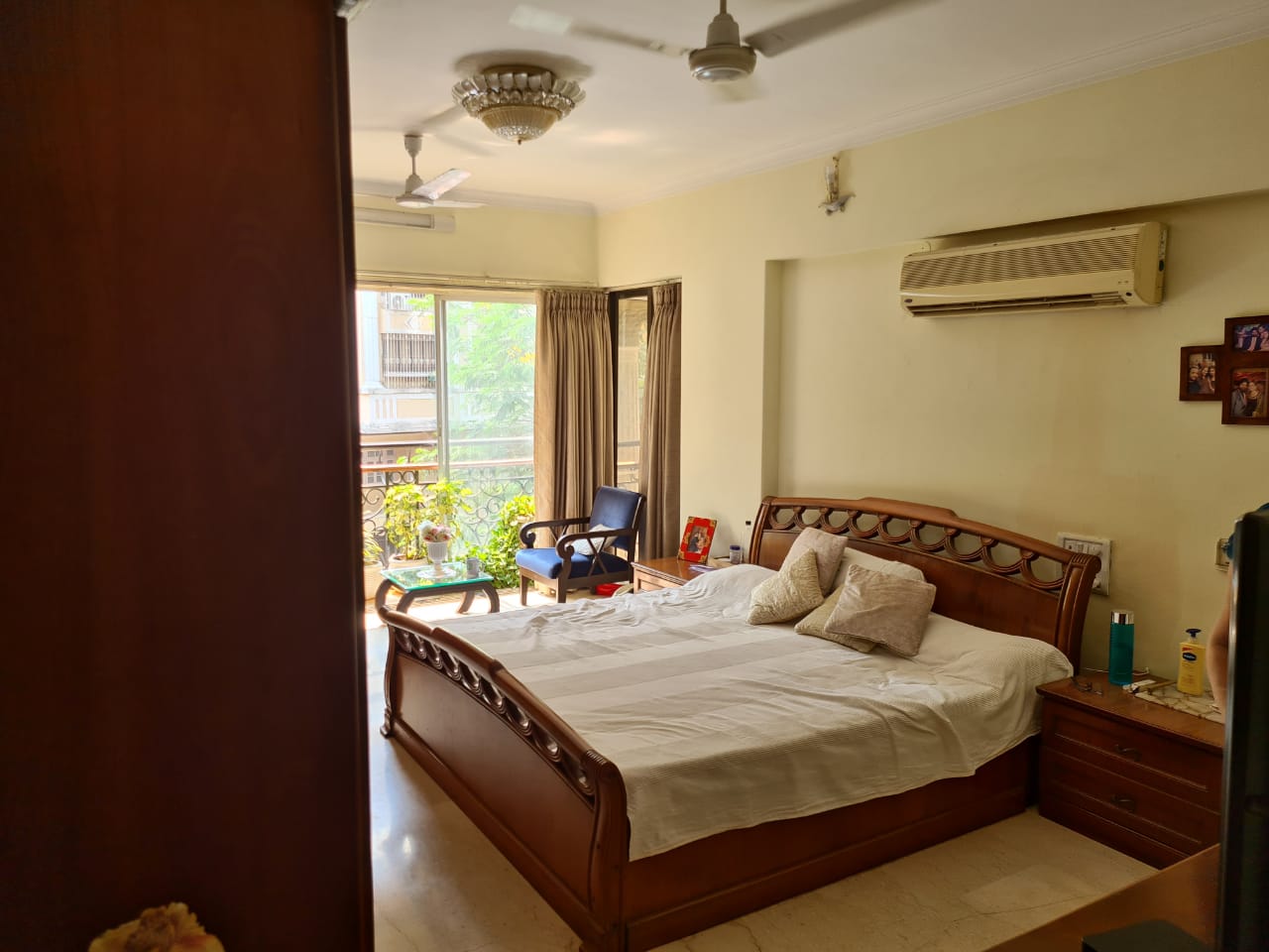 4 BHK Apartment for Sale in Bandra West Mumbai