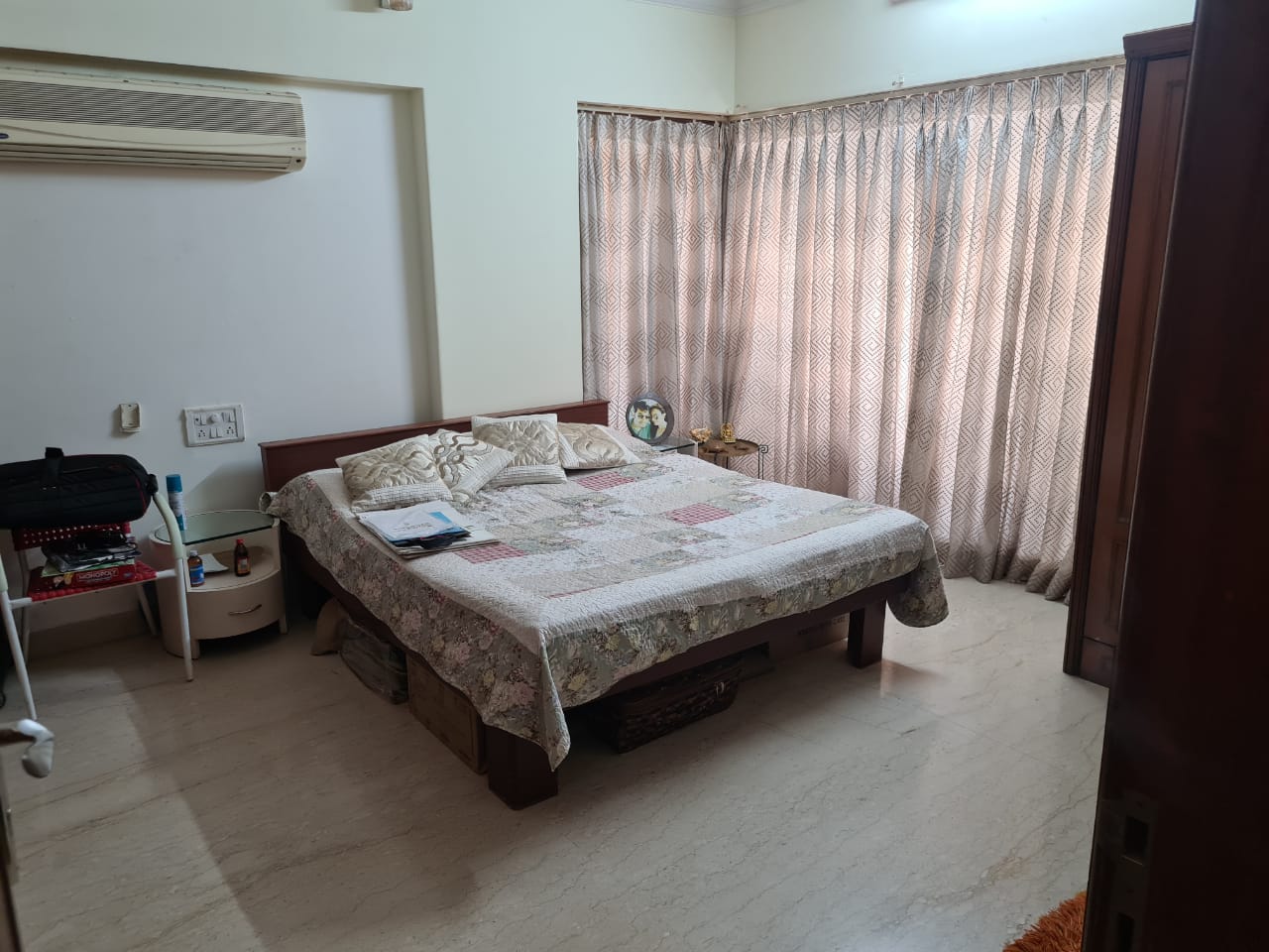 4 BHK Apartment for Sale in Bandra West Mumbai