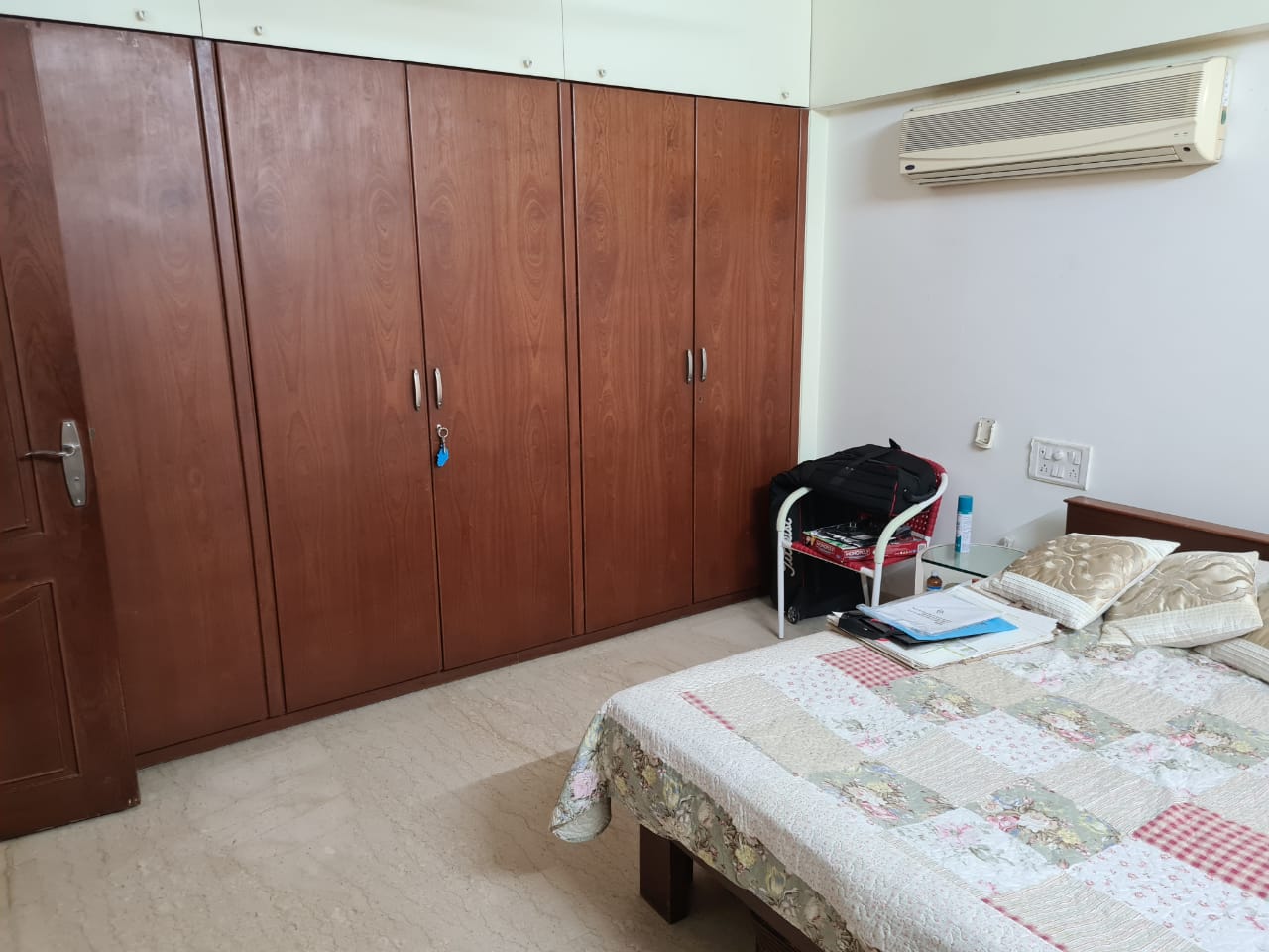 4 BHK Apartment for Sale in Bandra West Mumbai