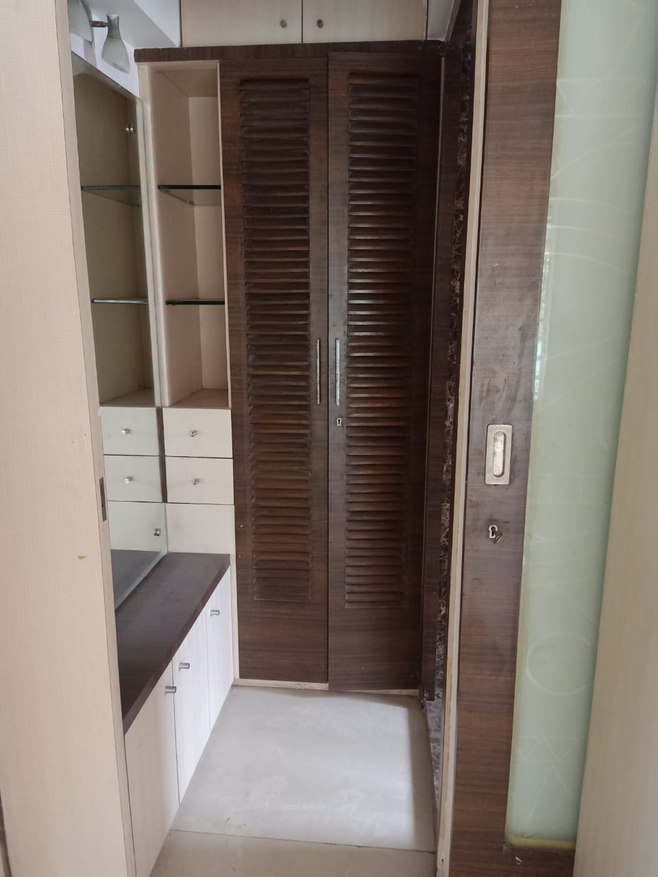 3 BHK Apartment for Rent in Perry Road Mumbai