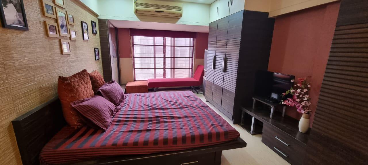 2 BHK Apartment for Sale in S V Road Mumbai