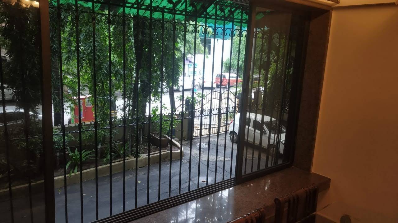 2 BHK Apartment for Rent in 2nd Hasnabad Lane Mumbai