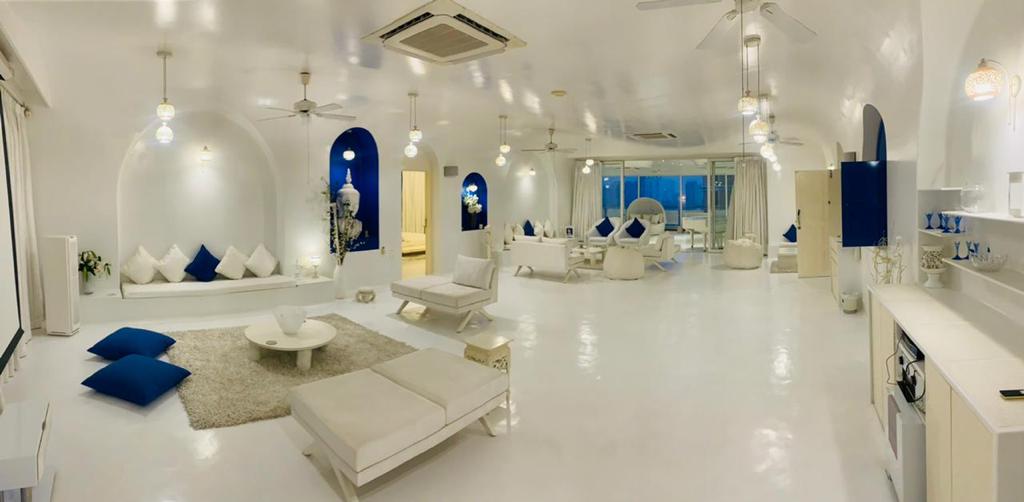 3 BHK Apartment for Sale in Oshiwara Mumbai