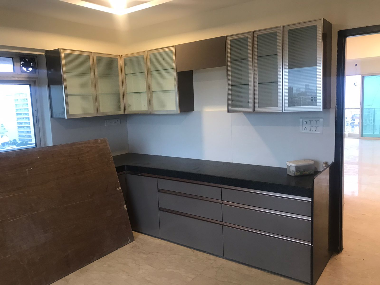 4 BHK Apartment for Rent in Waroda Road Mumbai