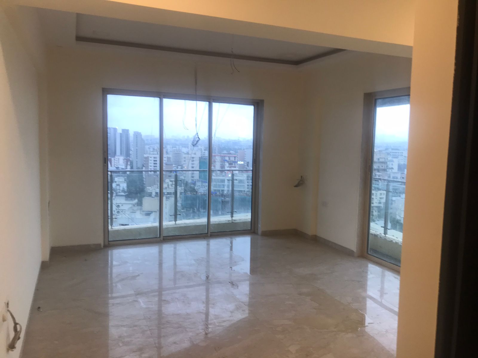 4 BHK Apartment for Rent in Waroda Road Mumbai