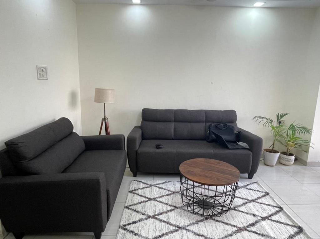 2 BHK Apartment for Sale in Bandra West Mumbai