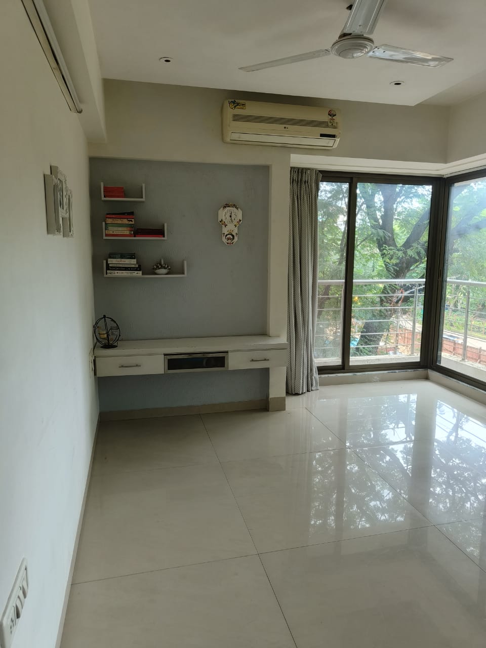 3 BHK Apartment for Sale in S V Road Mumbai