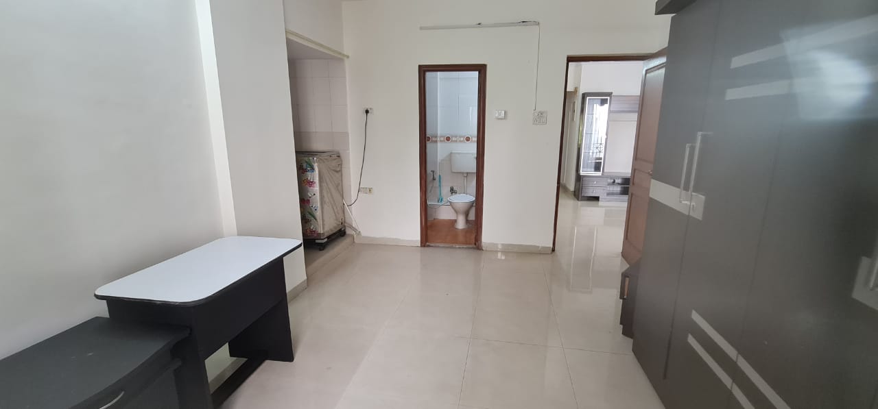 2 BHK Apartment for Sale in Convent Avenue Rd Mumbai
