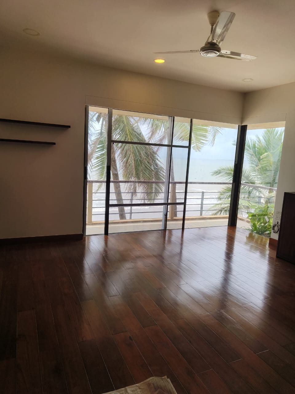 3 BHK Apartment for Rent in Juhu Tara Road Mumbai