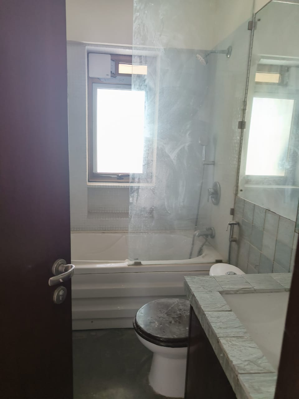 3 BHK Apartment for Rent in Juhu Tara Road Mumbai