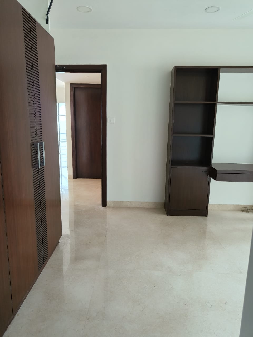 3 BHK Apartment for Rent in Juhu Tara Road Mumbai