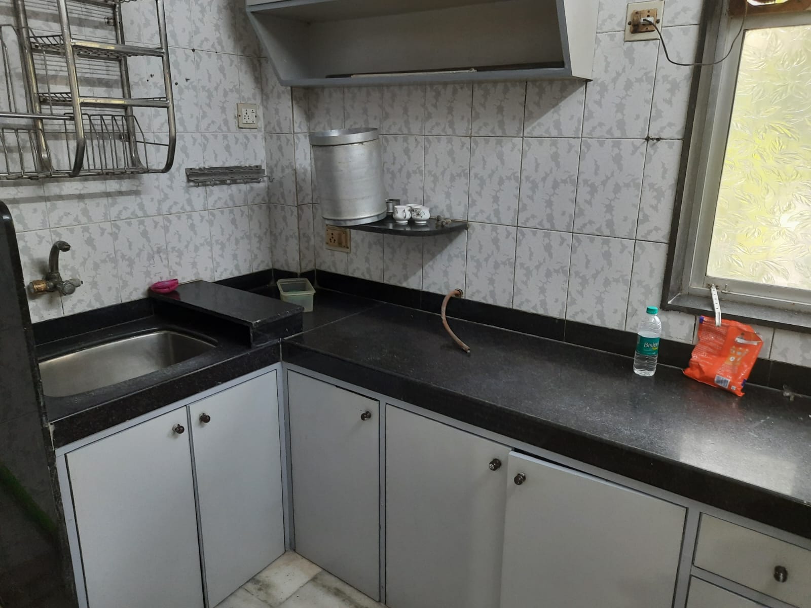 1 BHK Apartment for Rent in 7 Bungalow Mumbai