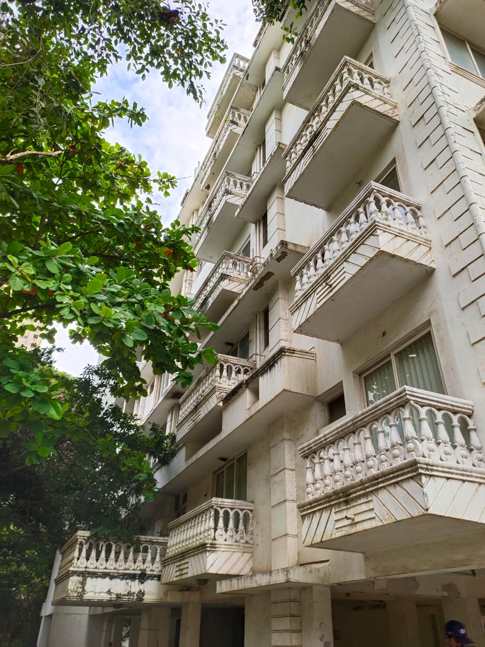 Apartment for Sale in S V Road Mumbai