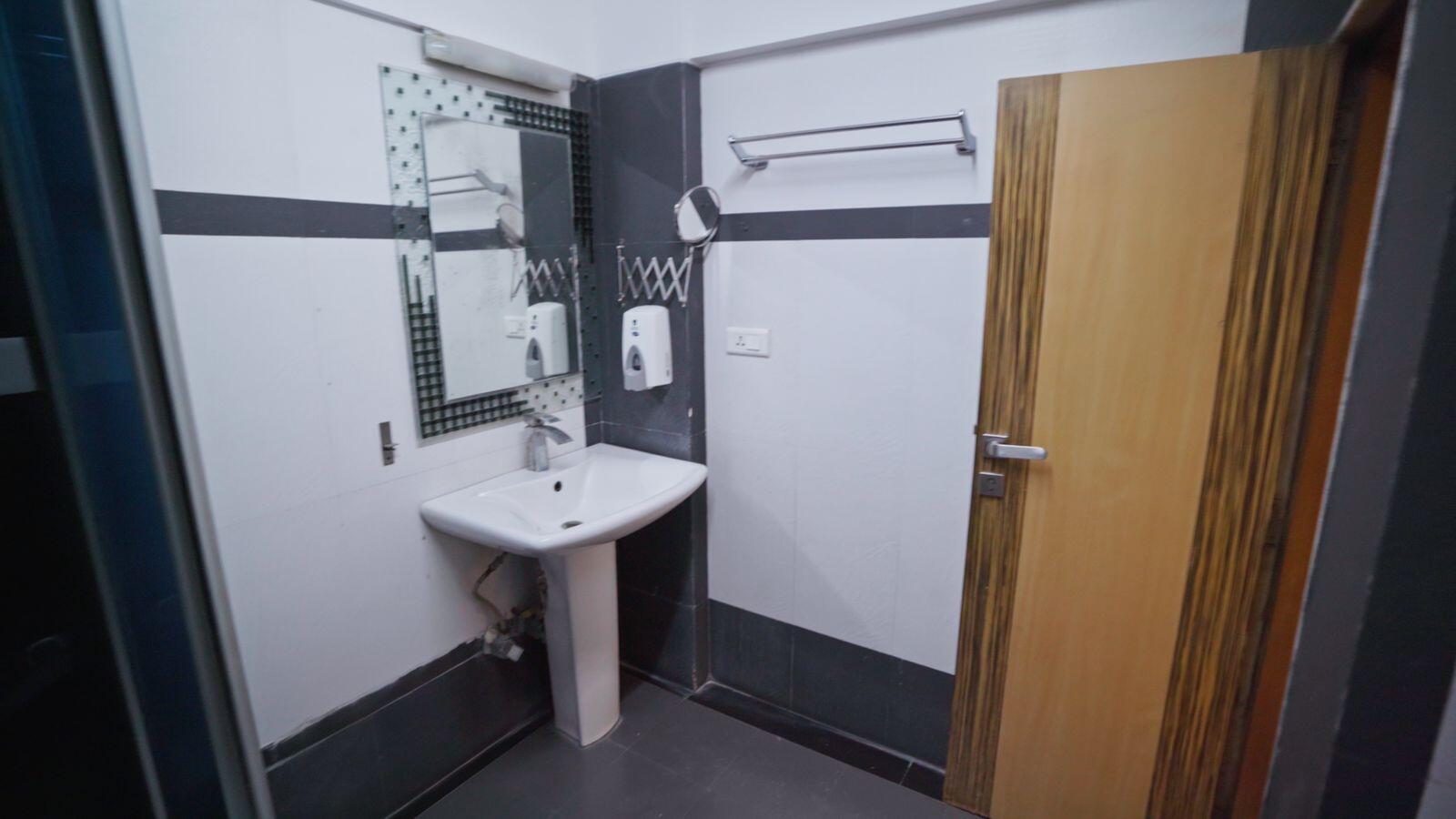 3 BHK Apartment for Rent in St.Domnic Road Mumbai