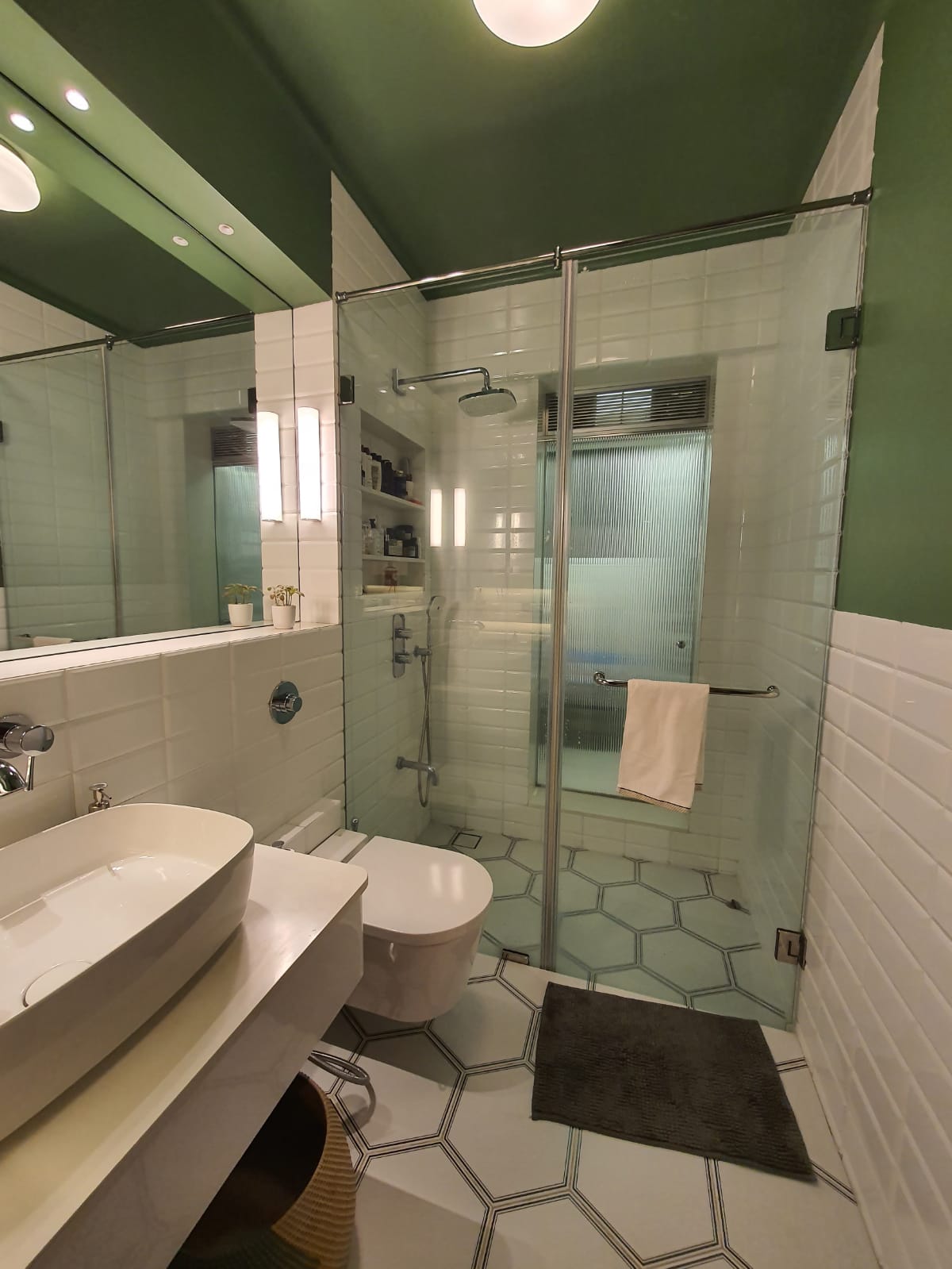 2 BHK Apartment for Sale in Indranarayan Road Mumbai