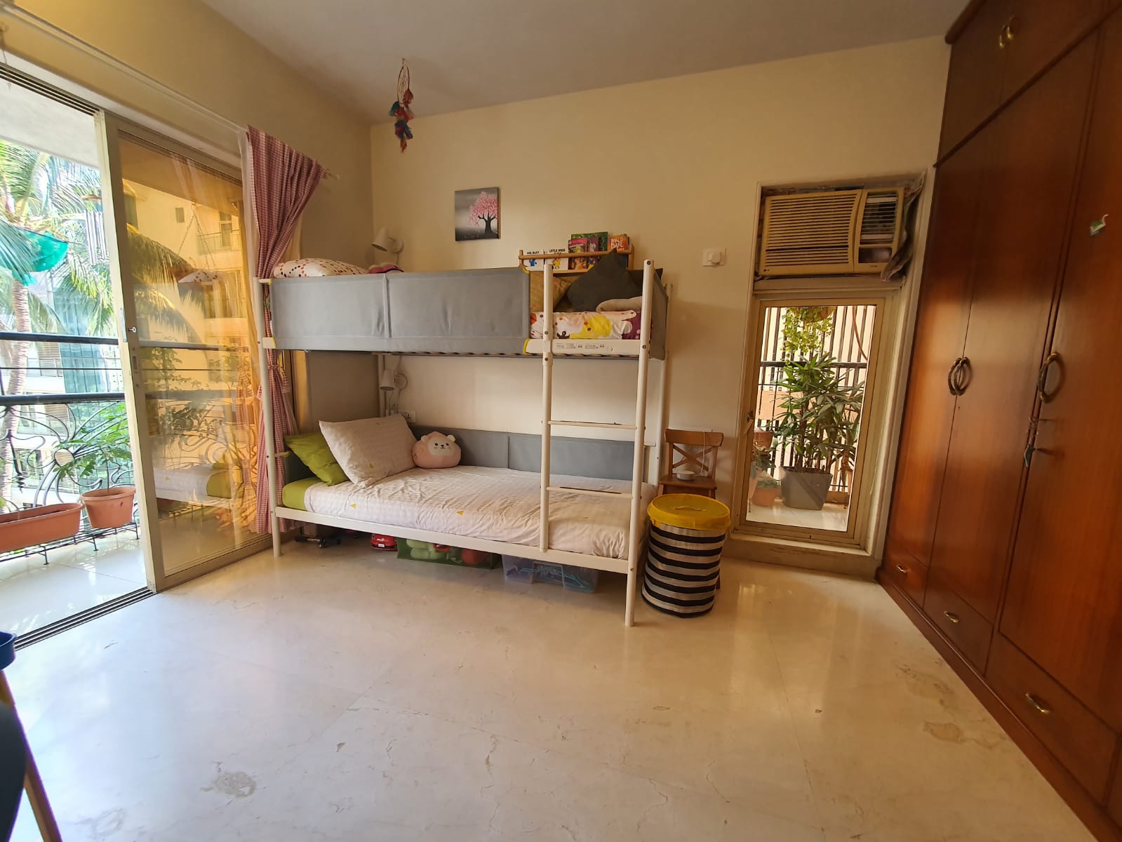 2 BHK Apartment for Sale in Indranarayan Road Mumbai