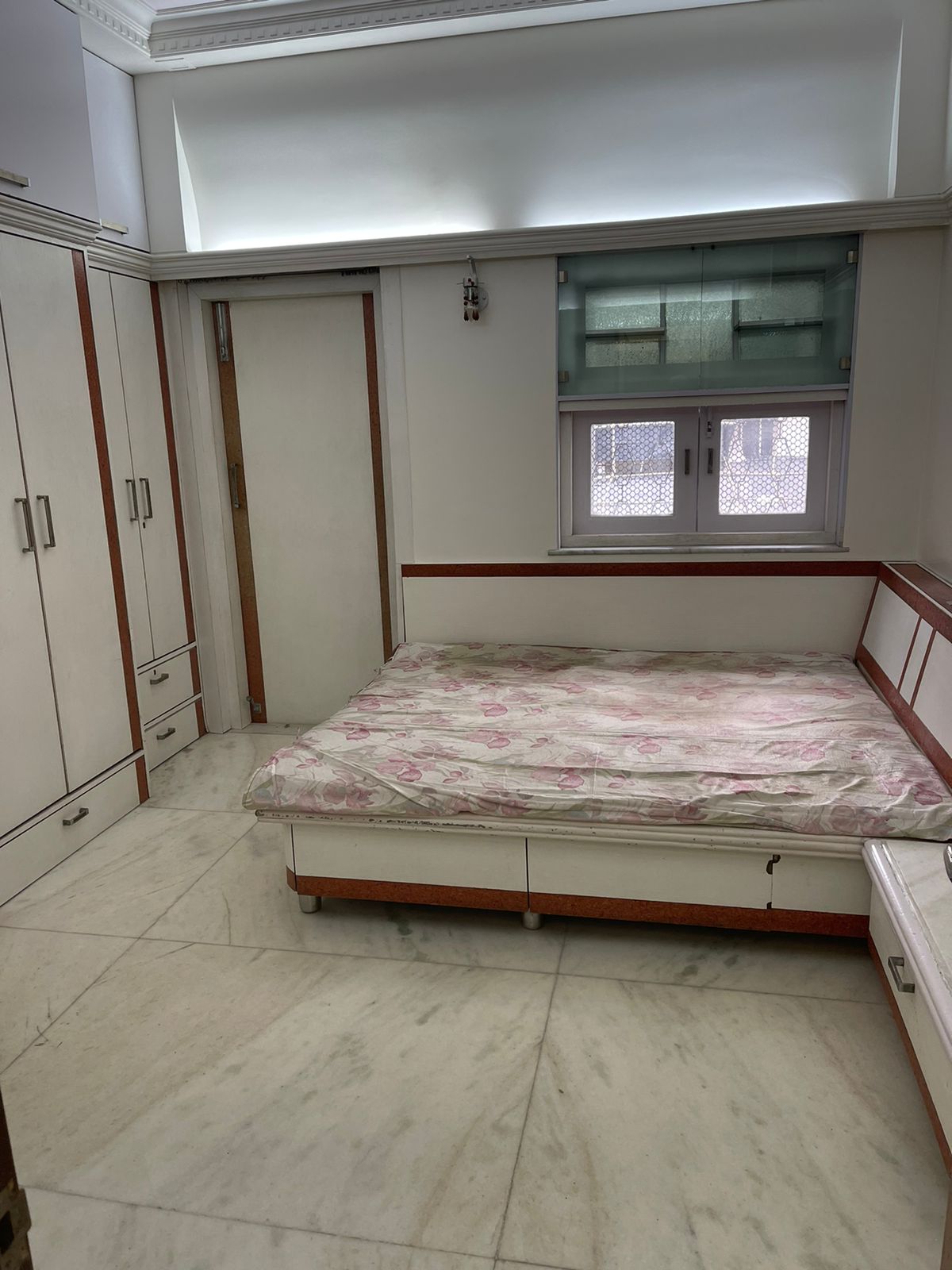 3 BHK Apartment for Rent in North Avenue Road Mumbai