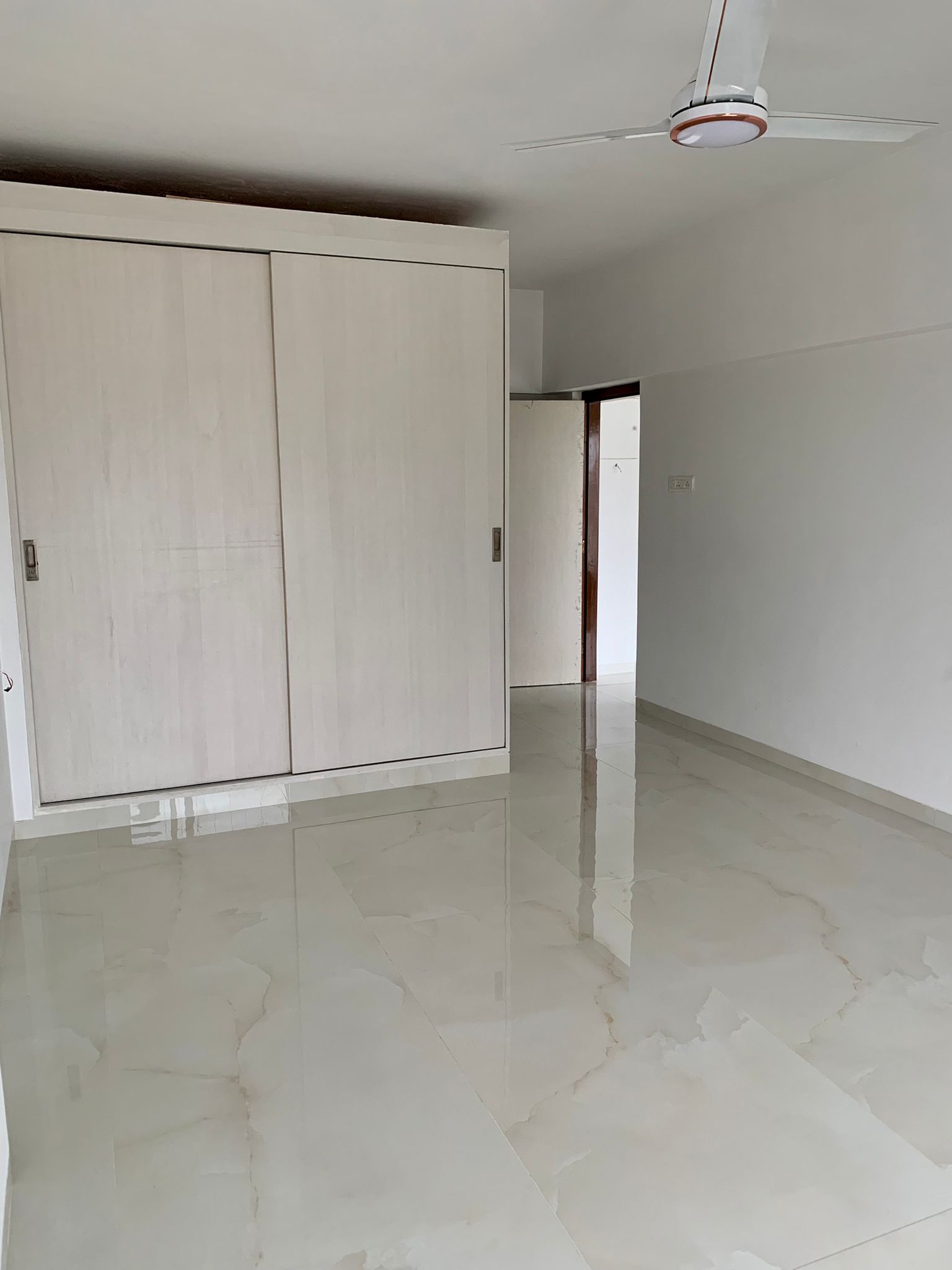 2 BHK Apartment for Rent in Pali Hill Mumbai