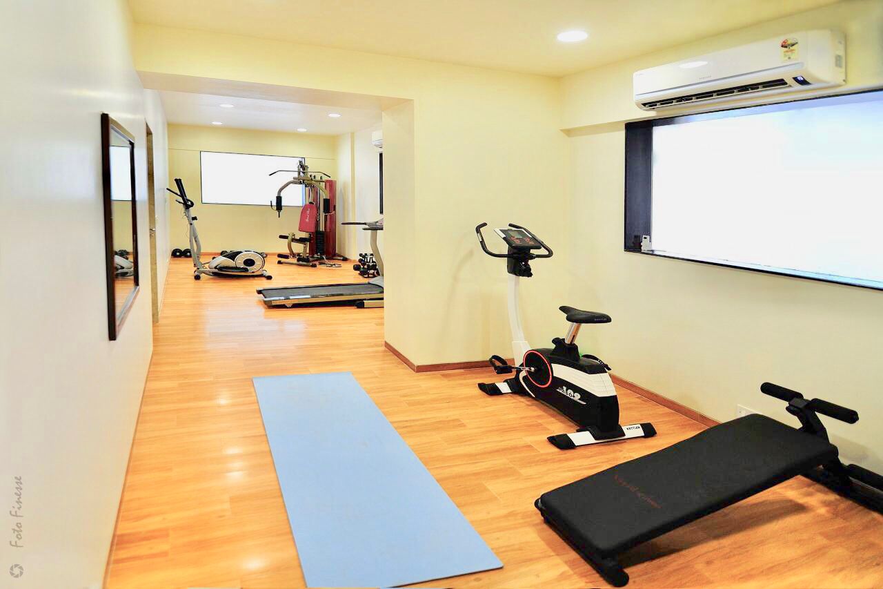 5 BHK Apartment for Rent in Nargis Dutt rd, Pali Hill Mumbai