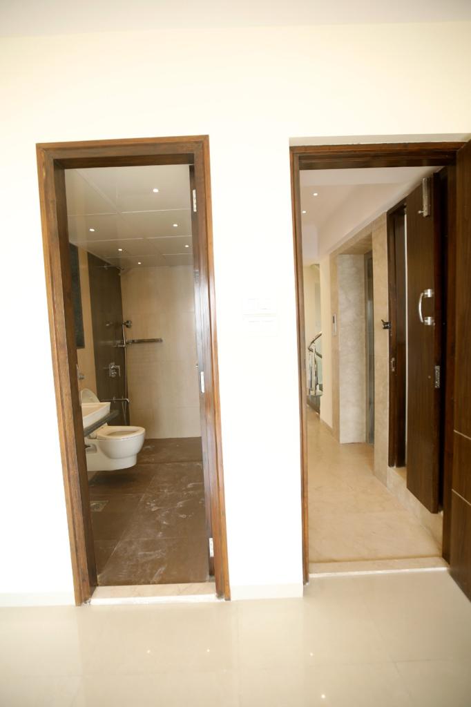 4 BHK Apartment for Sale in Santacruz West Mumbai