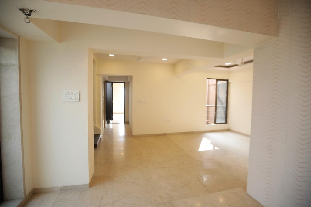 4 BHK Apartment for Sale in Santacruz West Mumbai
