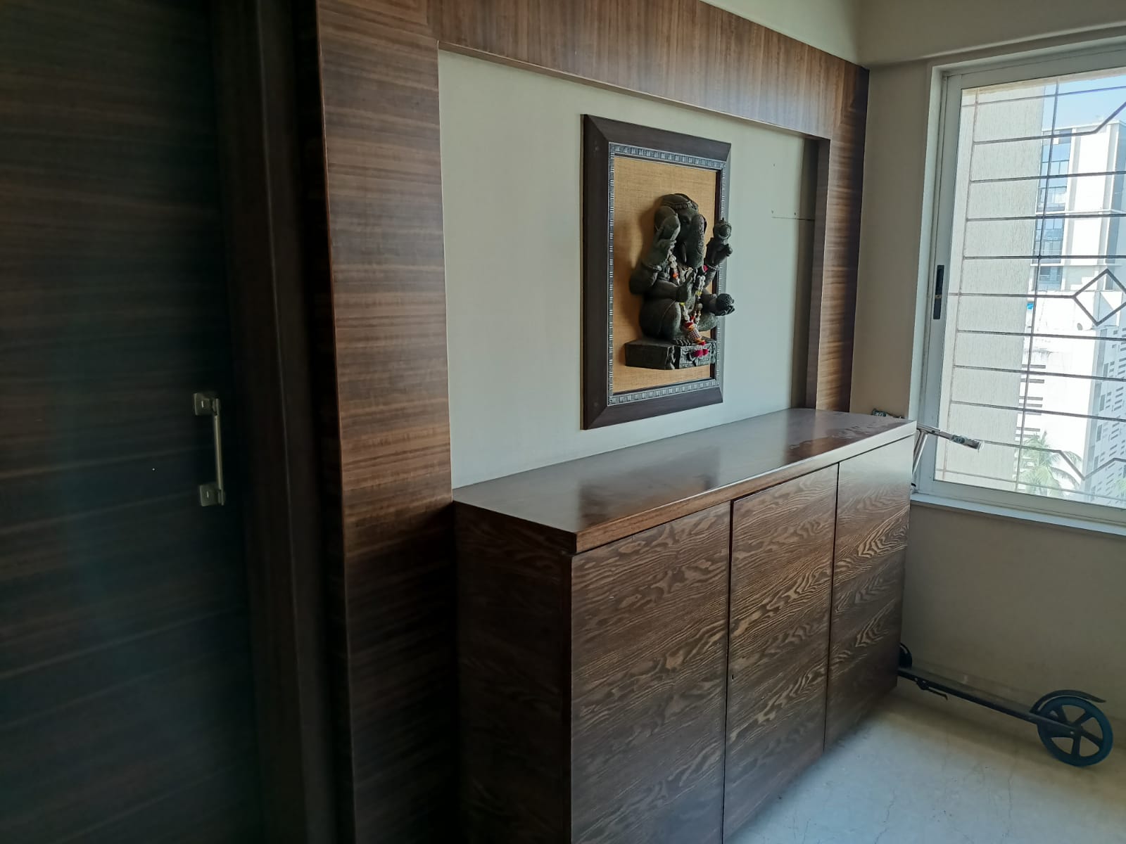 3 BHK Apartment for Sale in Off Linking Road Mumbai