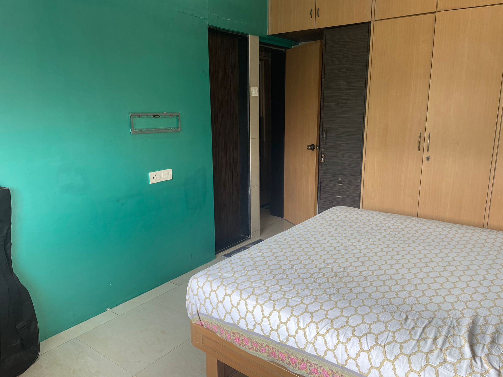 2 BHK Apartment for Sale in S V Road Mumbai